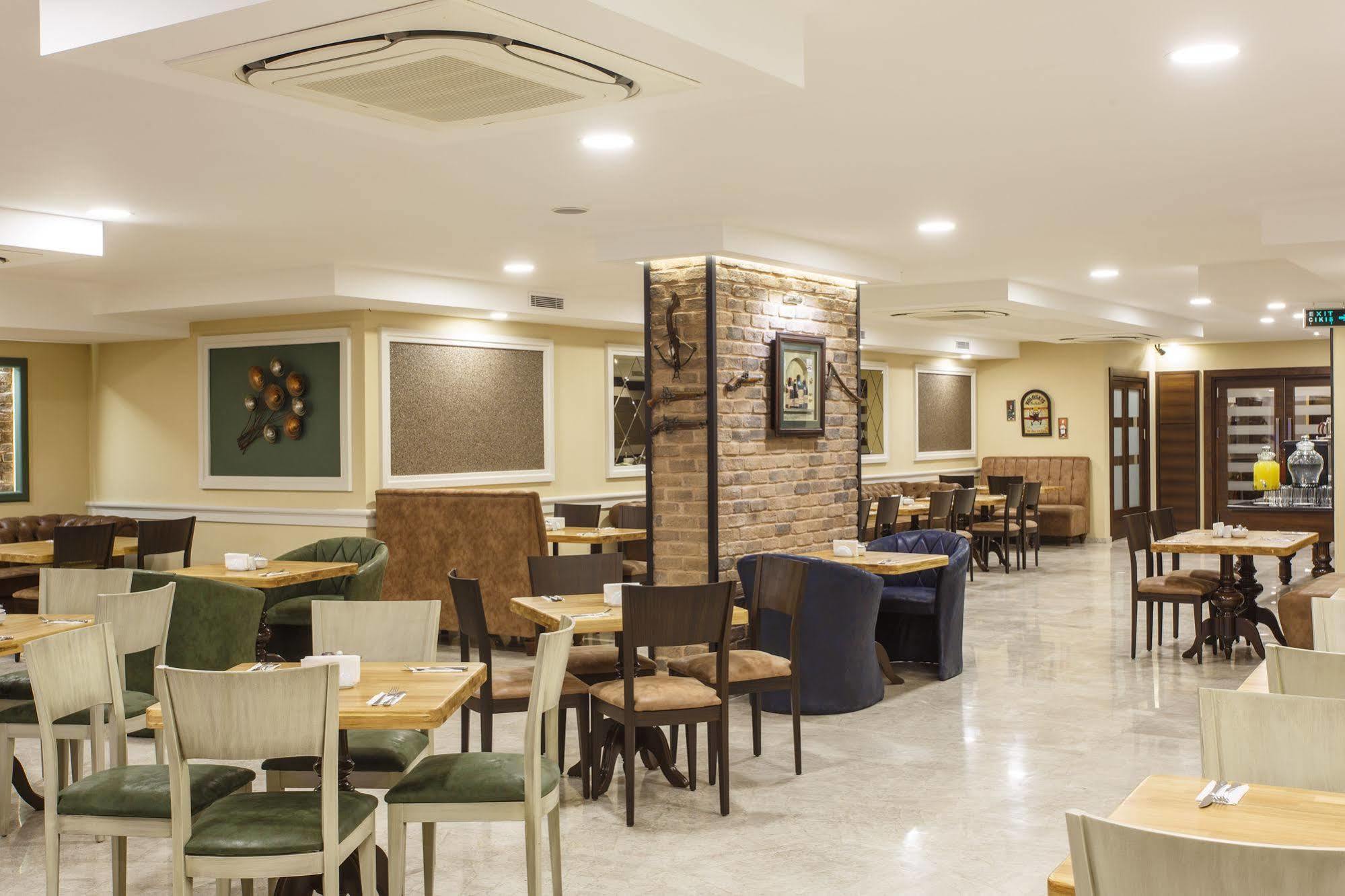 Antroyal Hotel Antalya Exteriör bild