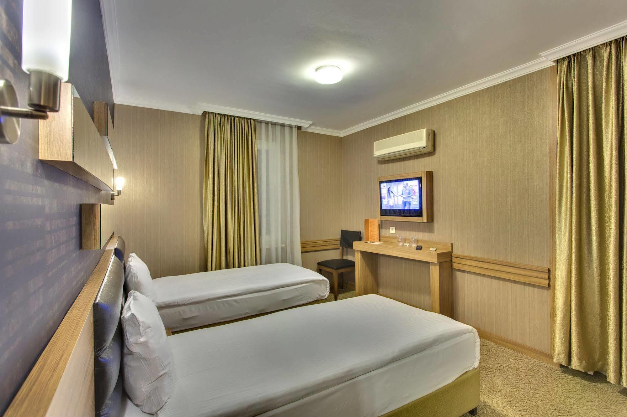 Antroyal Hotel Antalya Exteriör bild