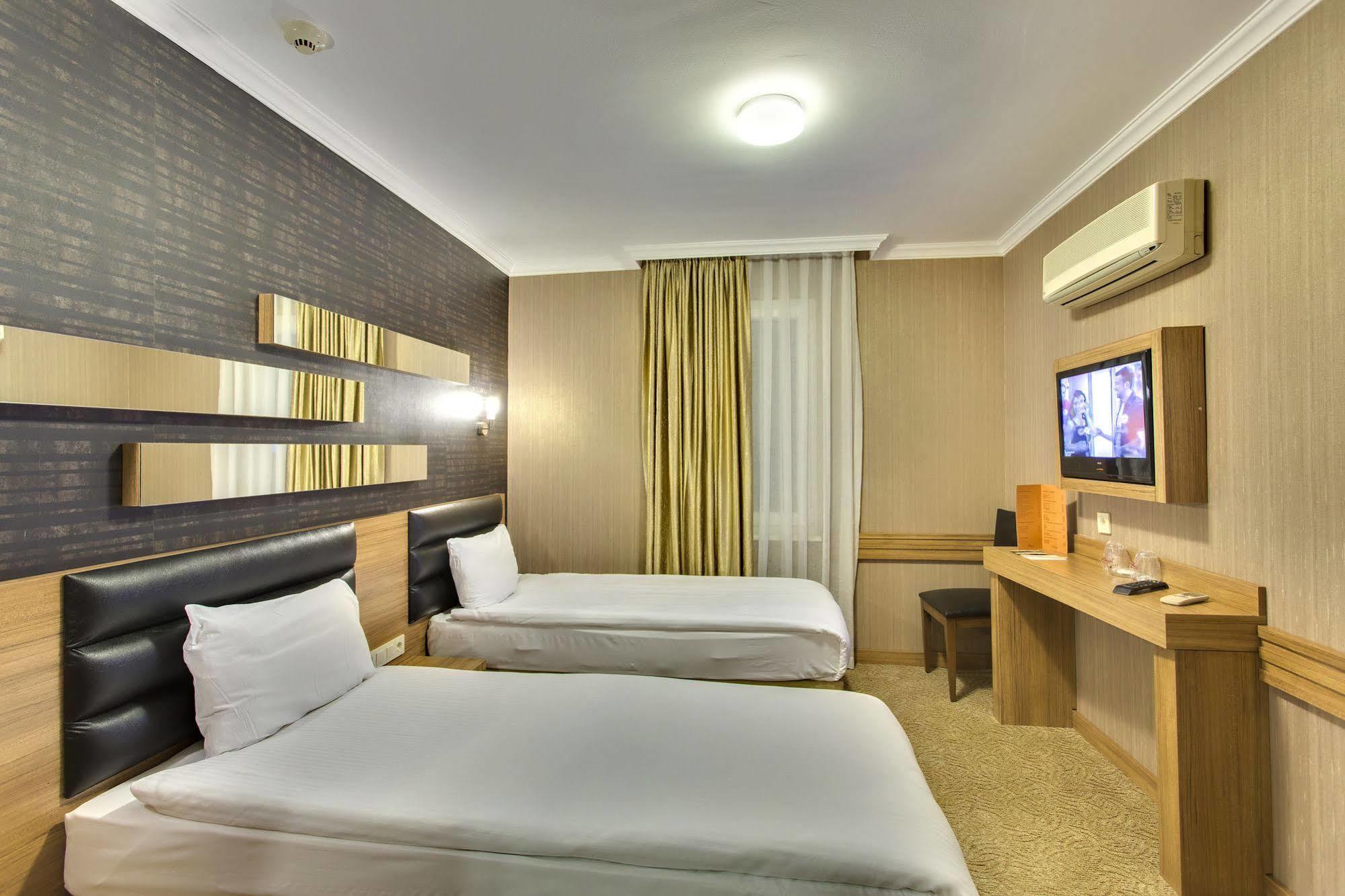 Antroyal Hotel Antalya Exteriör bild