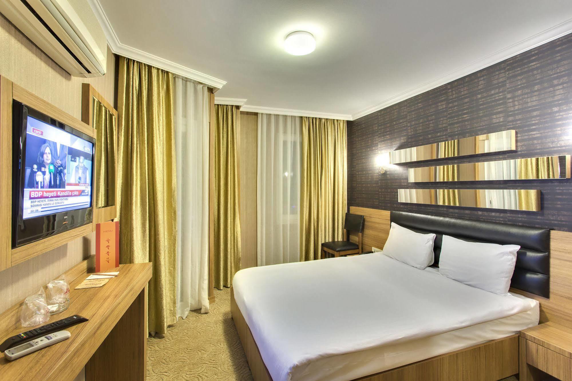 Antroyal Hotel Antalya Exteriör bild